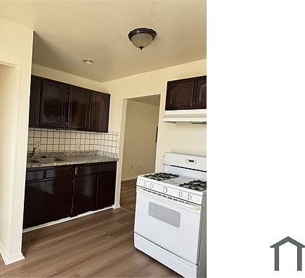 3rd image of 318 Maxine Ave