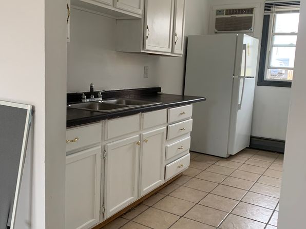 5820 2 1/2 St NE APT 4