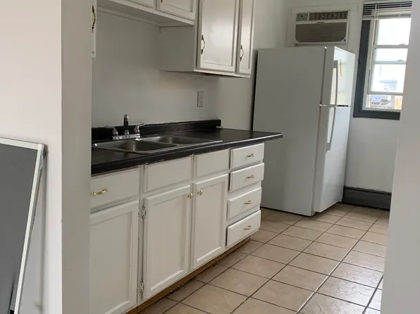 5820 2 1/2 St NE APT 4, Minneapolis, MN 55432