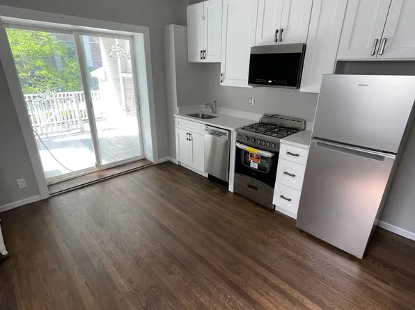 1120 Ontario St APT 101, Oak Park, IL 60302