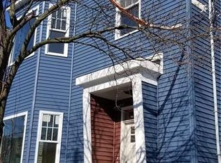 213 Carpenter St, Providence, RI 02903