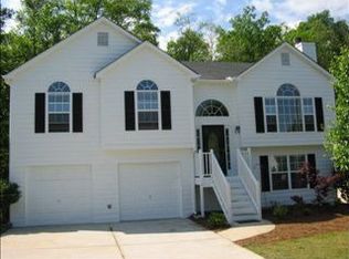 2620 Lake Park Bnd, Acworth, GA 30101