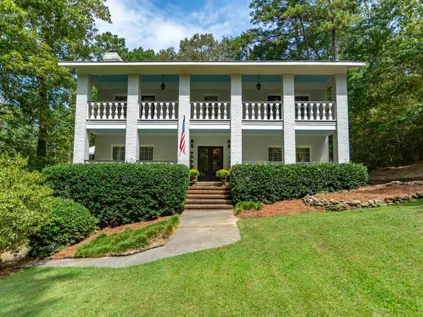 2722 Old Trace Mountain Brk, Birmingham, AL 35243