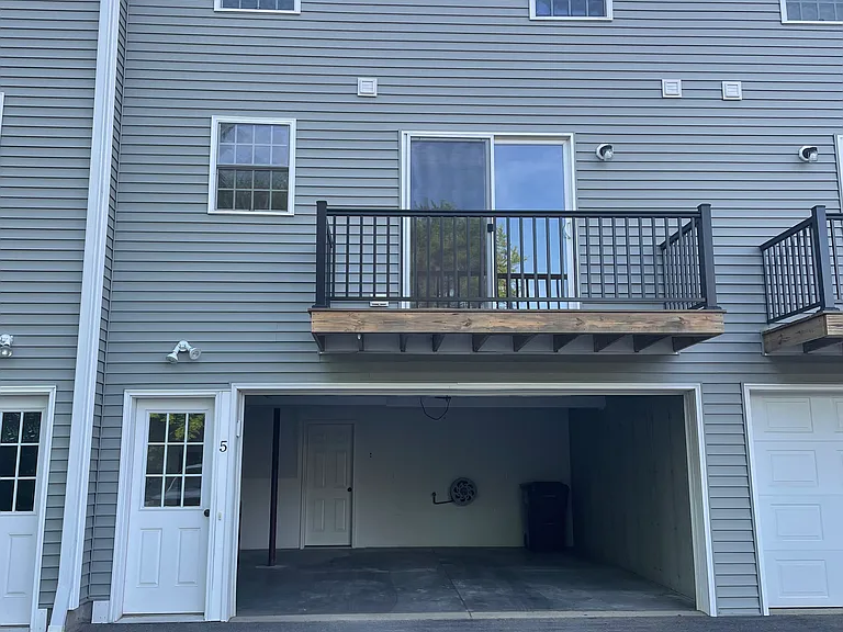 30 Brook St #5 — Photo 4