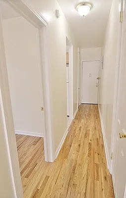 Rented by Park Property Advisors | media 1