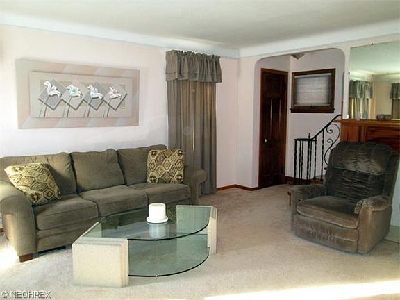 3rd image of 4910 Torrington Ave