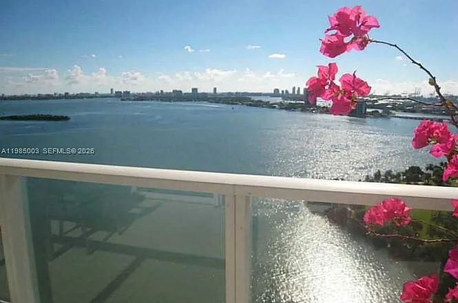 2020 N Bayshore Dr #2204 — Photo 5