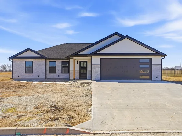 910 S Destinee Dr, Moberly, MO 65270