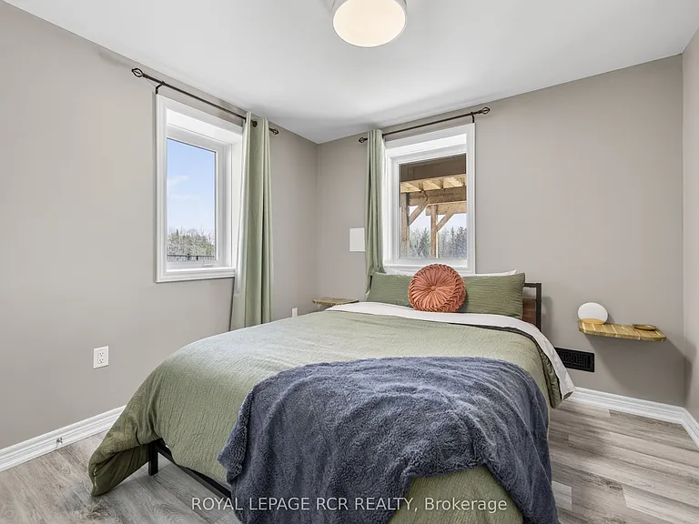 375 Russell St #BASEMENT — Photo 6