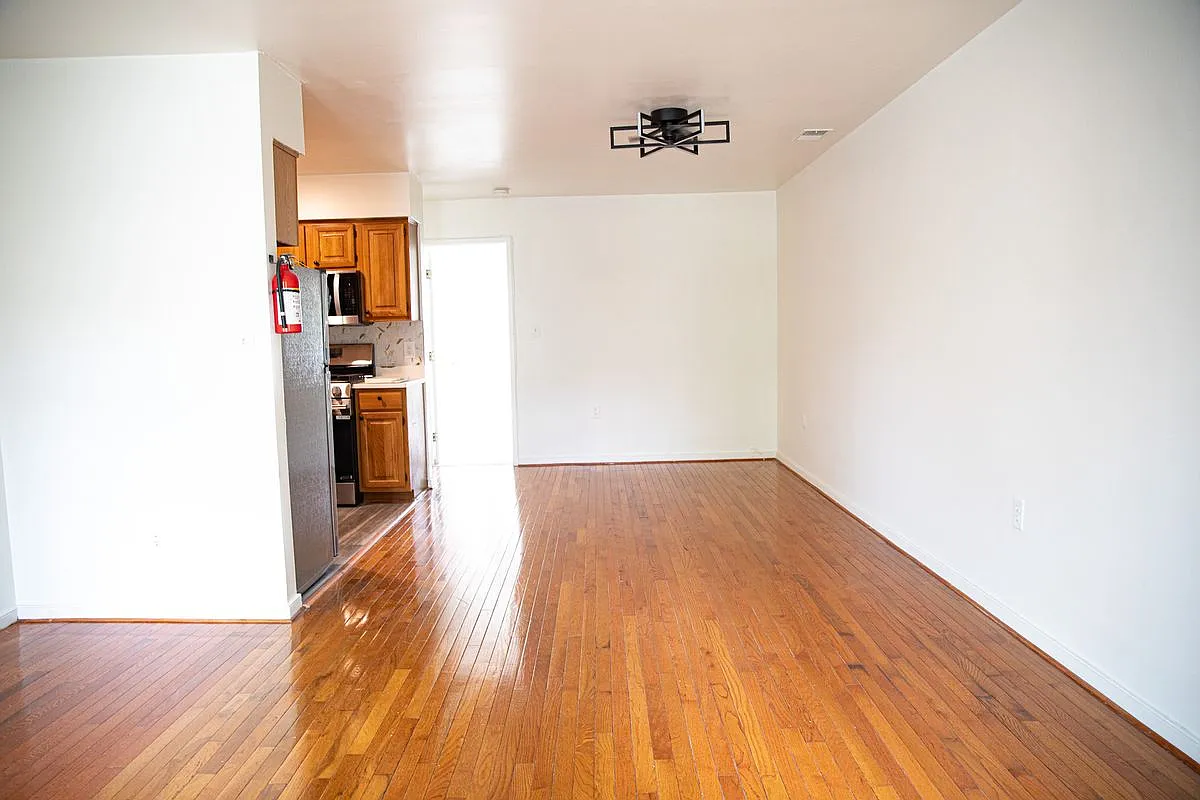 2 bed, 1.0 bath, 937 sqft, $2,980 — Photo 3
