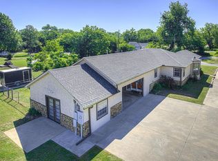 20961 Holden St, Harrah, OK 73045
