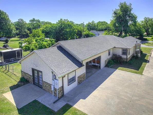 20961 Holden St, Harrah, OK 73045