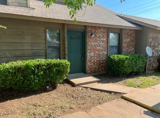 6811 NW Willow Springs Dr, Lawton, OK 73505
