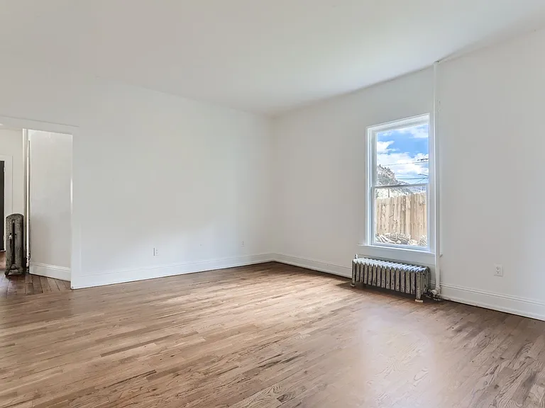 2545 Miner St — Photo 10