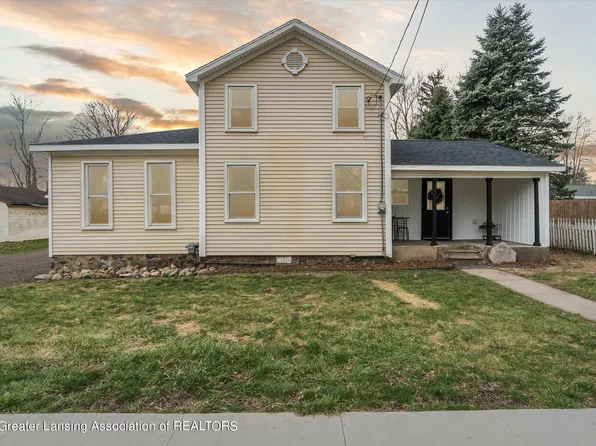 1132 S Jackson St, Dansville, MI 48819