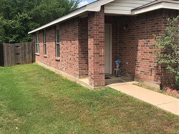 4th image of 8708 Seven Oaks Ln