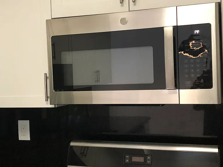 Microwave / stove