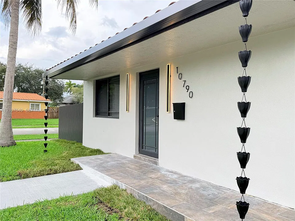 10790 SW 57th Ter