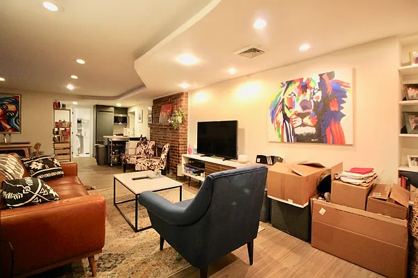 Rented by Bold New York | media 13