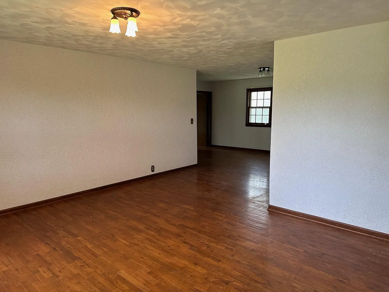 13849 Long Grove Rd — Photo 2