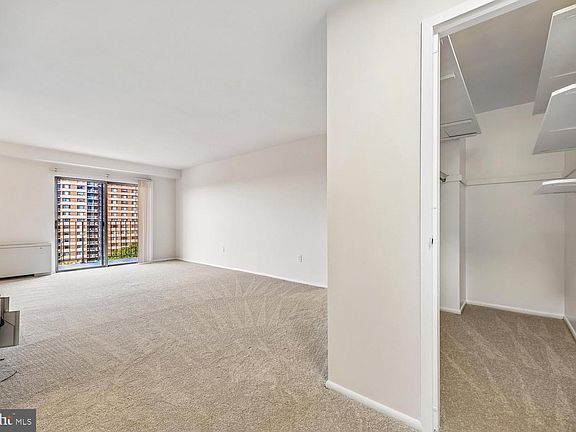 3rd image of 1111 University Blvd W APT 1115A