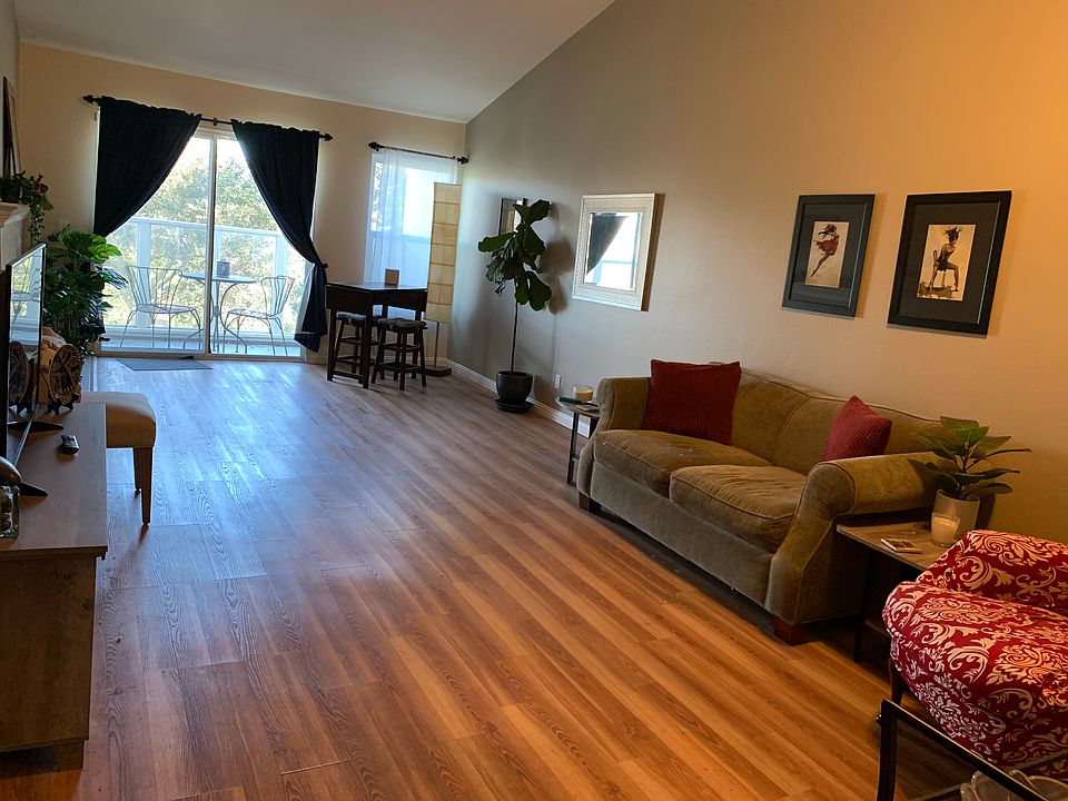 1st image of 30902 Clubhouse Dr #24