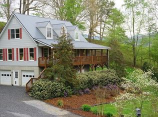 318 Acorn Ln, Clyde, NC 28721