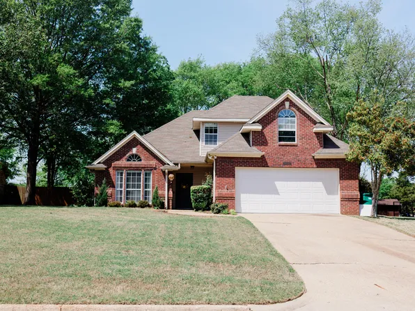 1704 Valley View Dr, Tupelo, MS 38801
