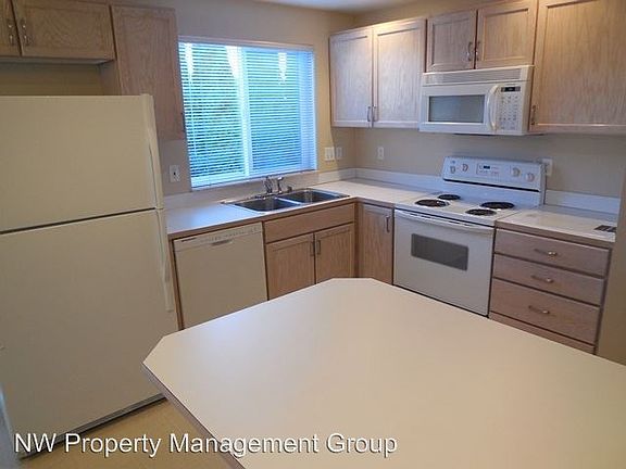 3rd image of 6718 47th Ave NE