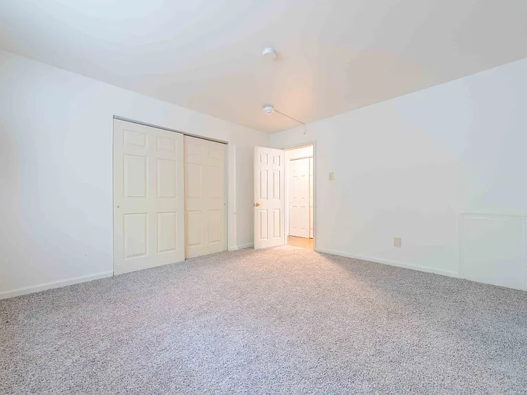 Ridgeview Apartment Homes — Photo 13