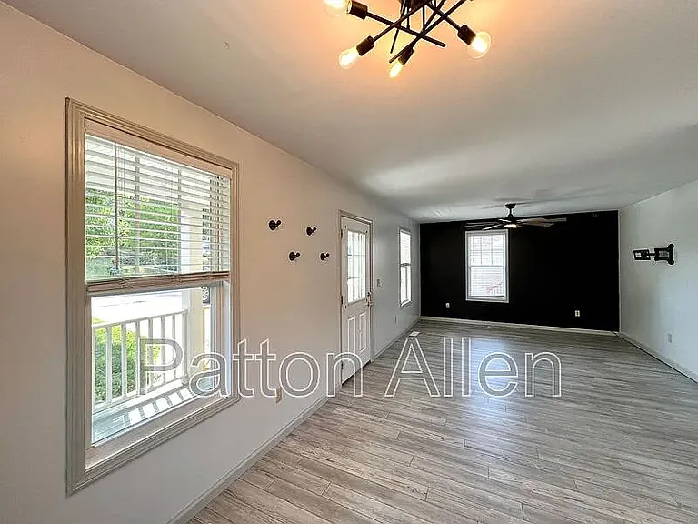 130 Warren Haynes Dr — Photo 5