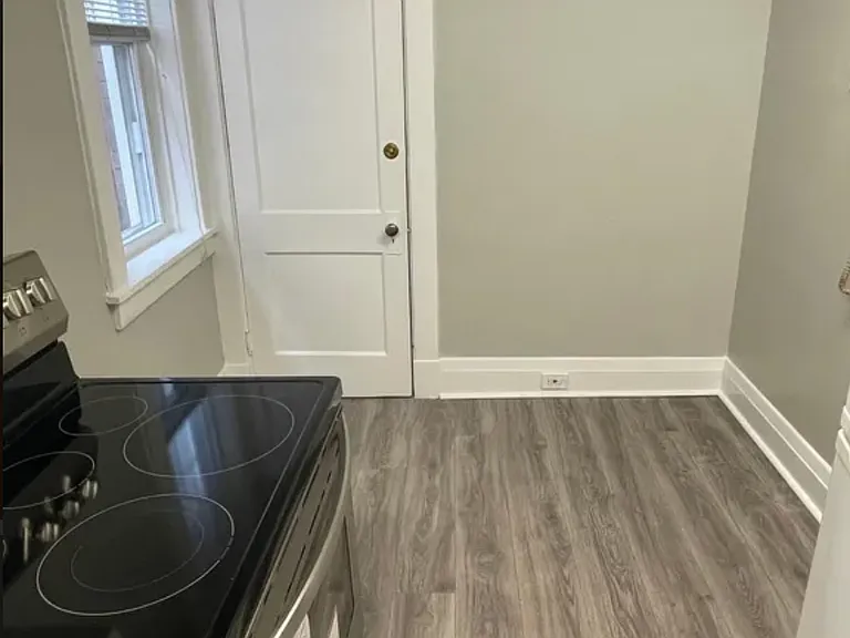 5642 Phillips Ave #1F — Photo 8