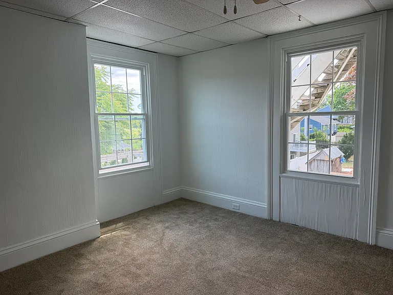 162 W Front St #7 — Photo 7