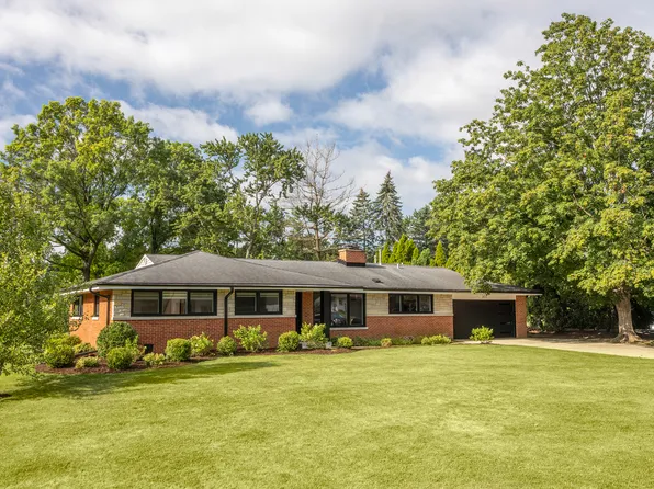 201 Viola Ln, Prospect Heights, IL 60070