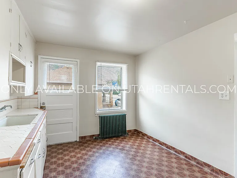 Daley Apartments — Photo 25
