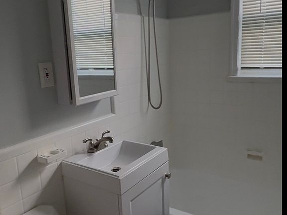 5th image of 1100 N Kenilworth St APT 5