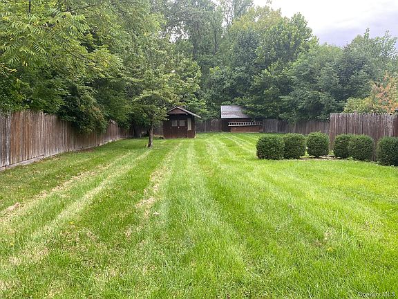 4th image of 421 Call Hollow Road
