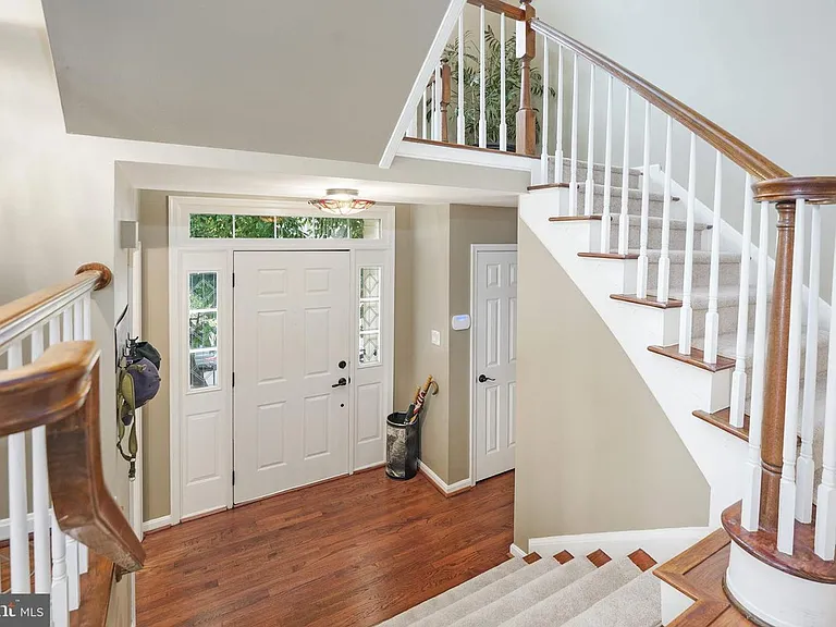 6624 Thurlton Dr — Photo 3