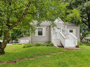 1112 Lewis Ave, Des Moines, IA 50315