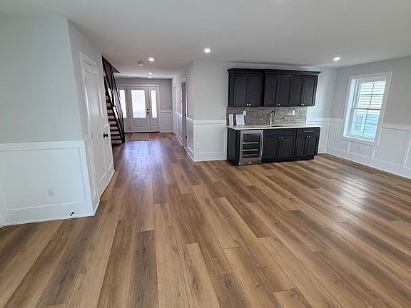 2nd image of 133 E 12th Ave