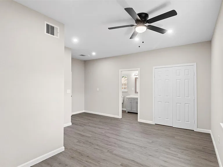 8402 Bassett St — Photo 11