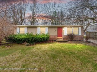 411 Sawyer Rd, Lansing, MI 48911
