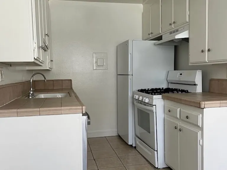 3752 Hughes Ave #15 — Photo 5