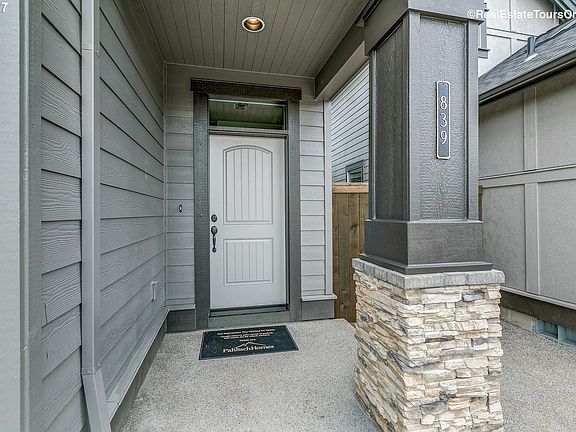 3rd image of 839 SE Tamango St