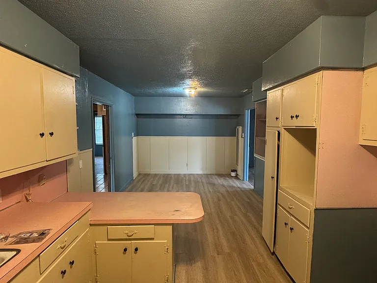 809 Loma St — Photo 12