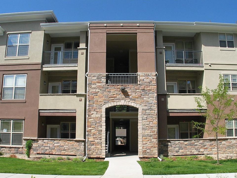 Residences at Olde Town Square