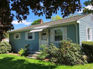 105 Newhouse St, Springfield, MA 01118