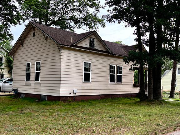 4th image of 520 7th St
