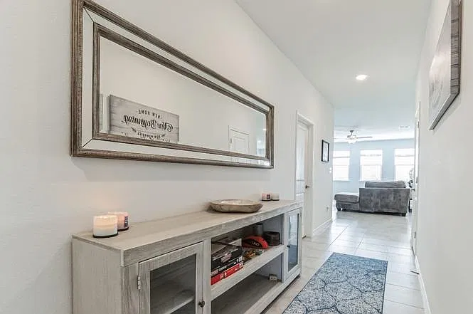 3 bed, 2.0 bath, 1699 sqft, $2,100 — Photo 4