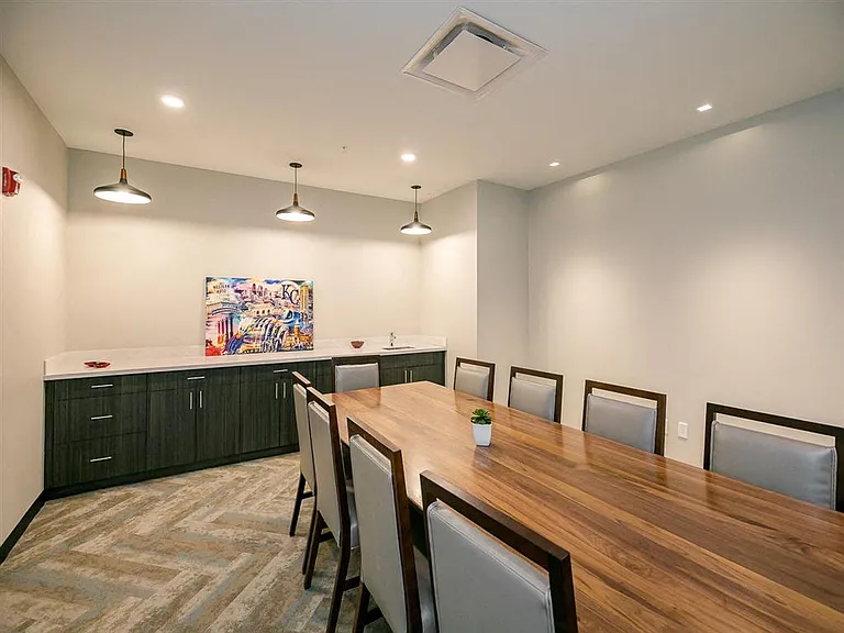 BLVD 64 — Photo 10